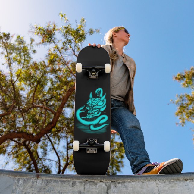 Skull - Teufelskopf mit Schlange Skateboard (Außenbereich 1)