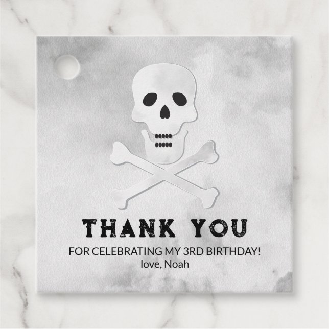 Skull und Crossbones Geburtstagsgeschenk-Tag Geschenkanhänger (Vorderseite)