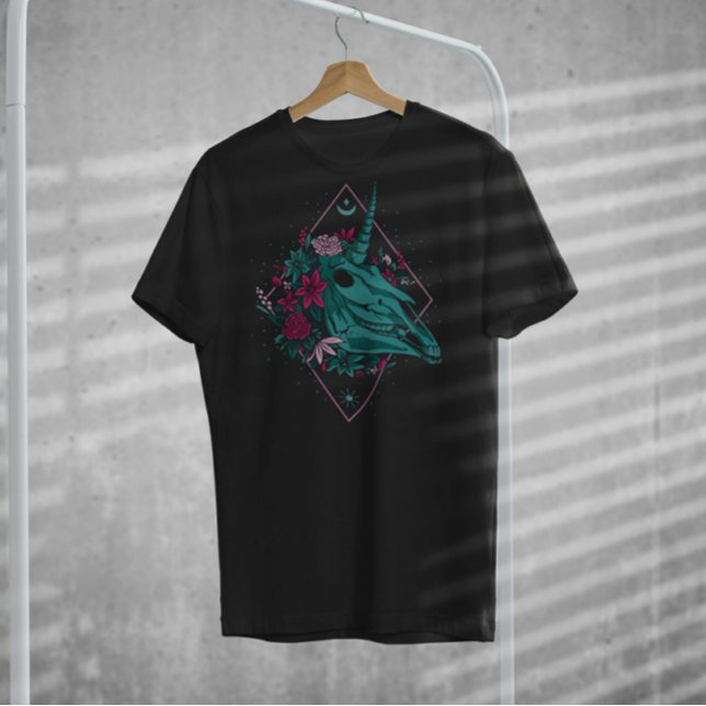 Skull Unicorn Kopf mit Blume T-Shirt (Von Creator hochgeladen)