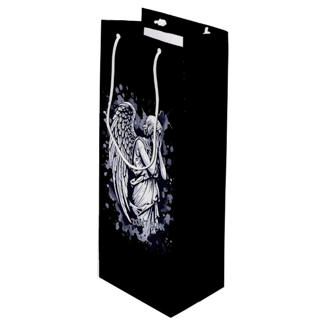 Skulptur eines weinenden Engels - mit Splashes 1 Geschenktüte Für Weinflaschen (Vorderseite Schrägansicht)