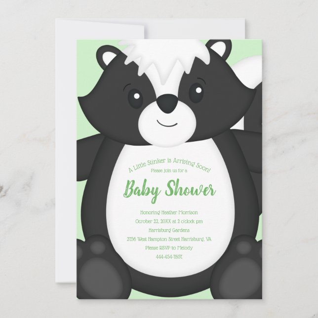 Skunk Baby Shower Green Einladung (Vorderseite)