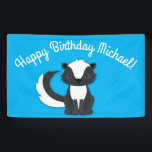 Skunk Birthday Party Kids Banner<br><div class="desc">Feiern Sie den Geburtstag Ihres Kindes mit diesem bezaubernden Schnupfen Geburtstagsgeschenk!  Ideal für eine Waldtierfeier,  oder einfach nur für ein Kind,  das Lieben in den Schotten!  Ein Party zum 1. Geburtstag für ein Baby!</div>
