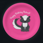 Skunk Birthday Party Kids Pink Paper Teller<br><div class="desc">Feiern Sie den Geburtstag Ihres Kindes mit diesem bezaubernden Schnupfen Geburtstagsgeschenk!  Ideal für eine Waldtierfeier,  oder einfach nur für ein Kind,  das Lieben in den Schotten!  Ein Party zum 1. Geburtstag für ein Baby!</div>