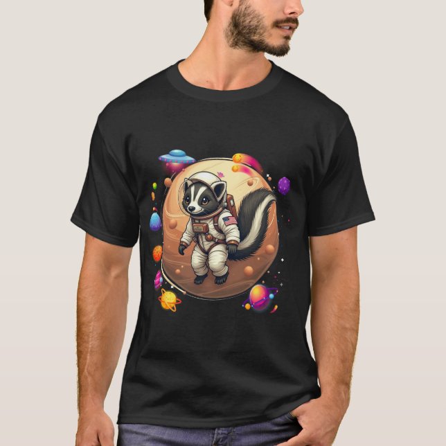 Skunk im All: Alien Adventures - Adorable Cosmic T-Shirt (Vorderseite)