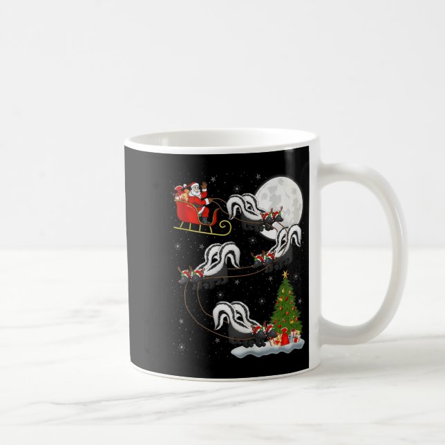 Skunk Santa Sleigh Flying Funny Magical Christmas  Kaffeetasse (Rechts)