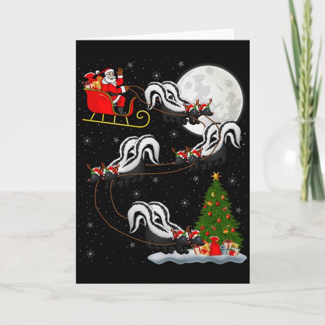 Skunk Santa Sleigh Flying Funny Magical Christmas  Karte (Vorderseite)