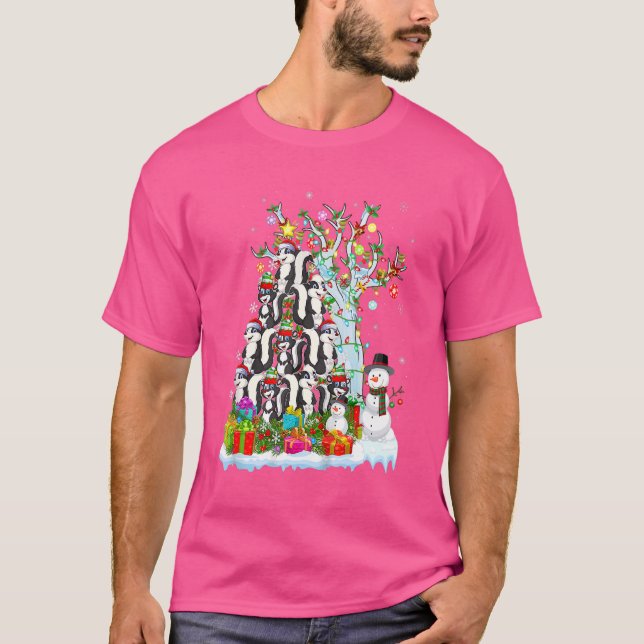 Skunk X-mas Tree Lighting Santa's Hat Skunk Funny T-Shirt (Vorderseite)