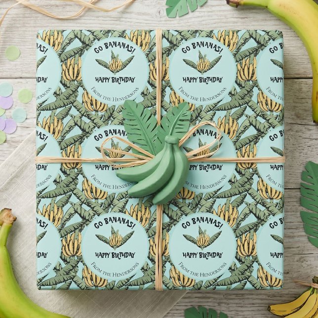 Skurrile Türkisbanane Geschenkpapier (Tropical banana leaves and banana fruit illustrated pattern hand-drawn in black ink on turquoise.)