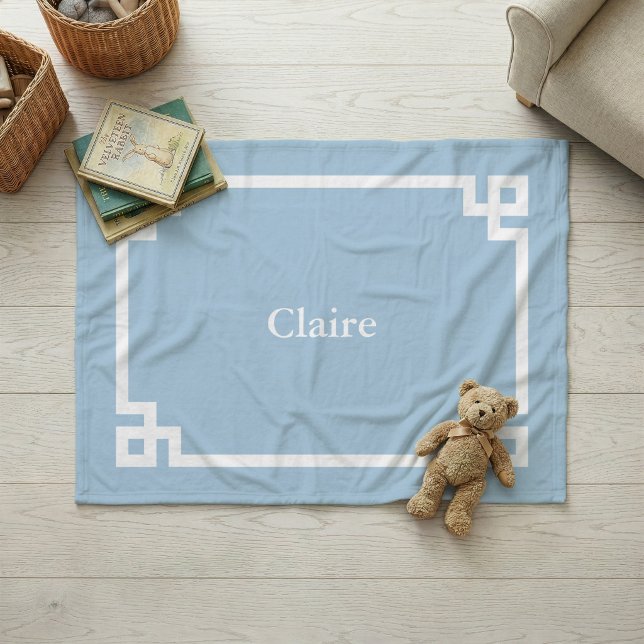 Sky Blue and White Greek Key Monogram Fleecedecke (Von Creator hochgeladen)