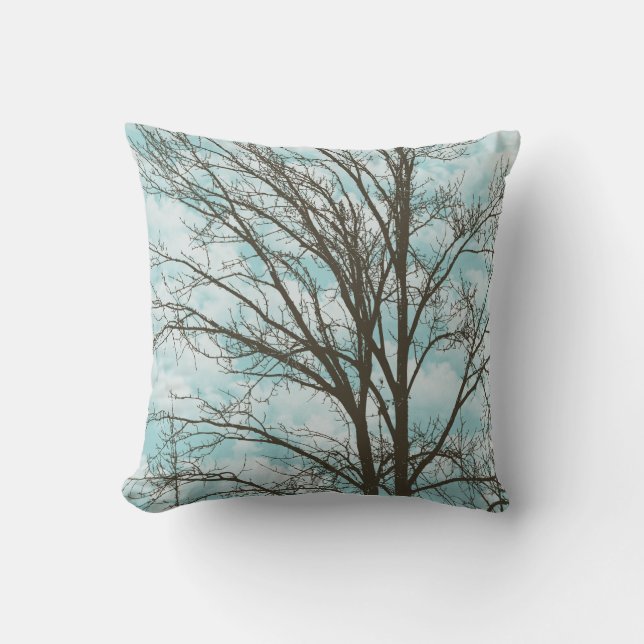 Sky Blue Brown Rustic Tree Branches Kissen (Vorderseite)