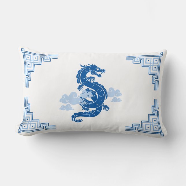 Sky Blue Chinoiserie Dragon und Wolken Lendenkissen (Vorderseite)