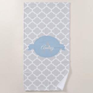 Sky Blue Quatrefoil Personalisiert Beach Handtuch