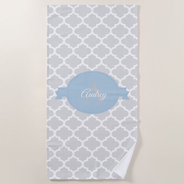 Sky Blue Quatrefoil Personalisiert Beach Handtuch (Vorderseite)