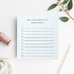 Sky | Pastell Leopard Print Personalisiert Notizblock<br><div class="desc">Chic personalisiert-to-do Notizblock verfügt über einen leoparden Druckhintergrund in blau und weiß getäuschtem Himmel. Personalisieren Sie sich mit einem Namen und einer zusätzlichen Textzeile (mit "Wichtigen Dingen zu tun" gezeigt) in der modernen schwarzen Schrift. Dieses Notizblock mit einer ausgekleideten Checkliste in einem subtilen pastellblauen Tiermuster macht es einfach, die wichtigen...</div>