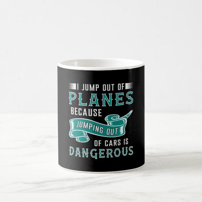 Skydiver springt aus Flugzeug Skydive Kaffeetasse (Mittel)