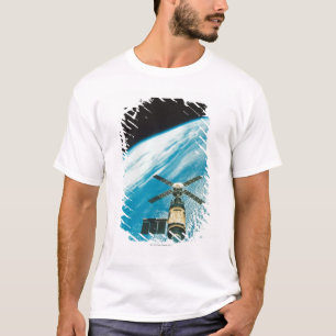 Skylab über Erde T-Shirt