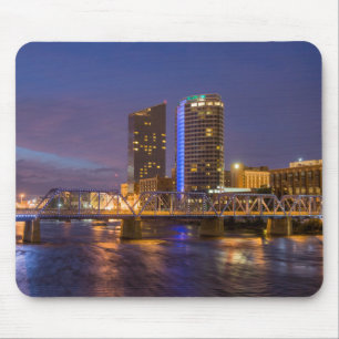 Skyline bei Dusk, am Grand River Mousepad