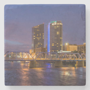 Skyline bei Dusk, am Grand River Steinuntersetzer