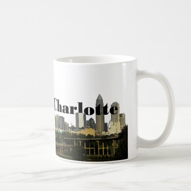 Skyline Charlottes NC mit Charlotte im Himmel Kaffeetasse (Rechts)