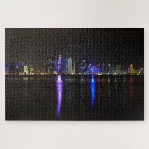 Skyline des beleuchteten Doha, Katar in der Nacht Puzzle