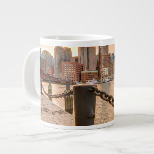 Skyline des Finanzbezirkes von Boston Jumbo-Tasse