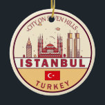 Skyline-Emblem in Istanbul, Türkei Keramik Ornament<br><div class="desc">Istanbul minimalistisches,  farbenfrohes Kunstdesign mit Denkmälern und Sehenswürdigkeiten der Stadt in der Türkei.</div>