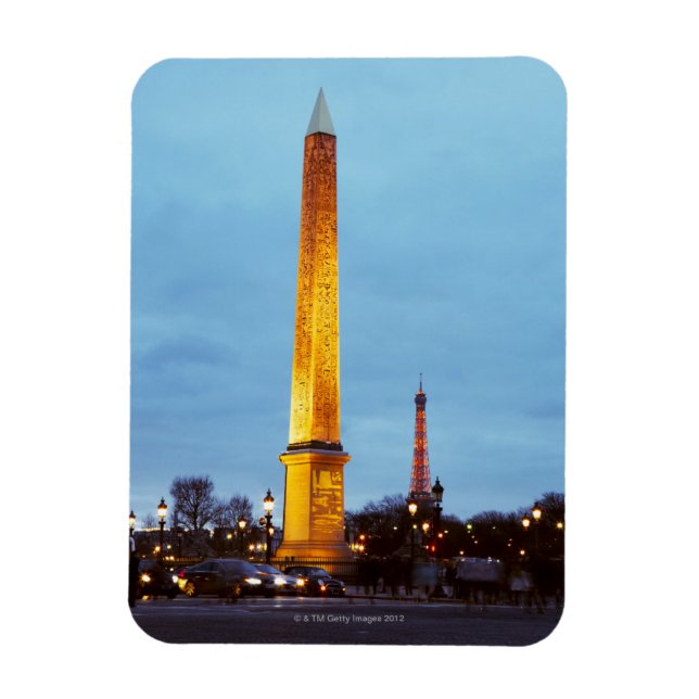 Skyline in der Abenddämmerung des Place de la Conc Magnet (Vertikal)
