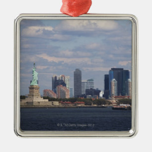 Skyline mit Freiheitsstatuen Ornament Aus Metall