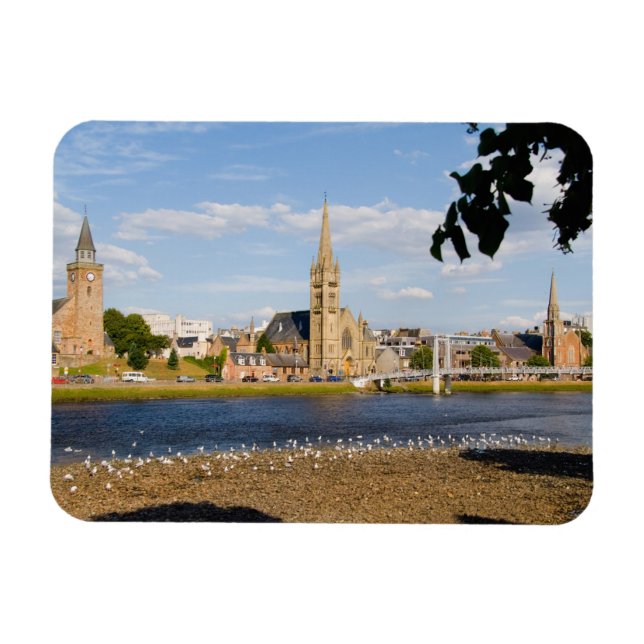 Skyline und Fluss der malerischen Stadt Inverness Magnet (Horizontal)