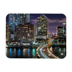 Skyline von Miami-Stadt mit Brücke nachts Magnet