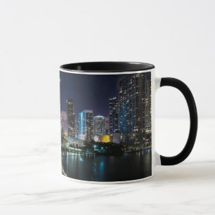 Skyline von Miami-Stadt mit Brücke nachts Tasse