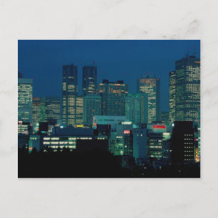 Skyline von Shinjuku bei Dämmerung, Tokio, Japan Postkarte