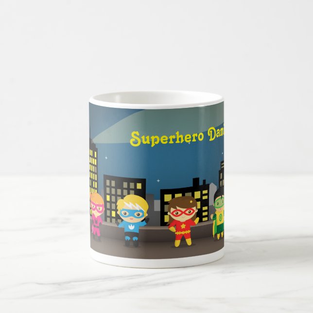 Skylineniedlicher Superhero für Kinder Kaffeetasse (Mittel)