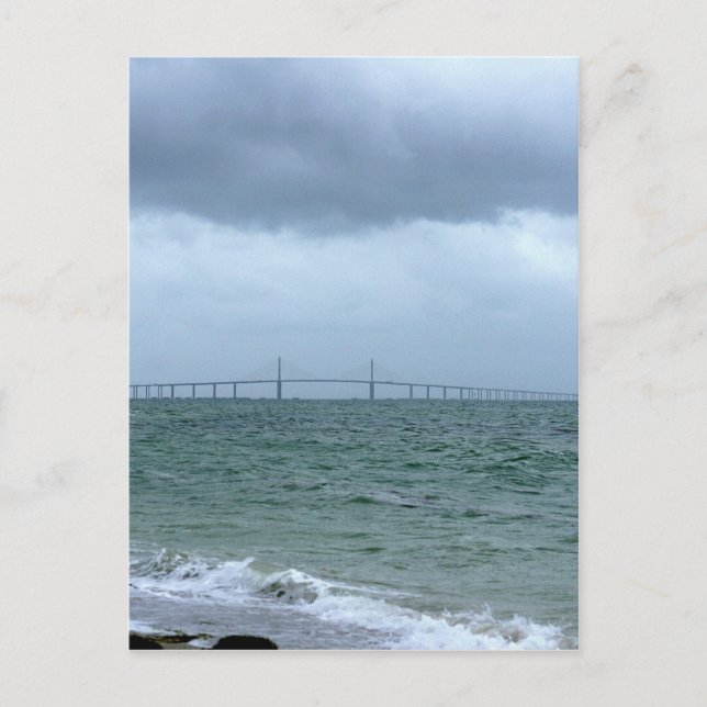 Skyway an einem stürmischen Tag Postkarte (Vorderseite)