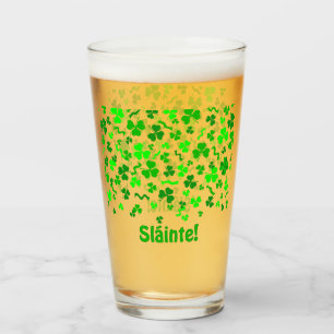 Sláinte Glücks-Irische Shamrocks Personalisierter  Glas