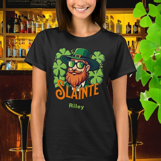 Slainte Irish Toast St Patrick's Day Personalisier T-Shirt (Von Creator hochgeladen)