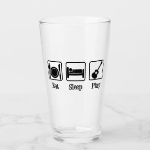 Sleep Gitarrist essen Glas