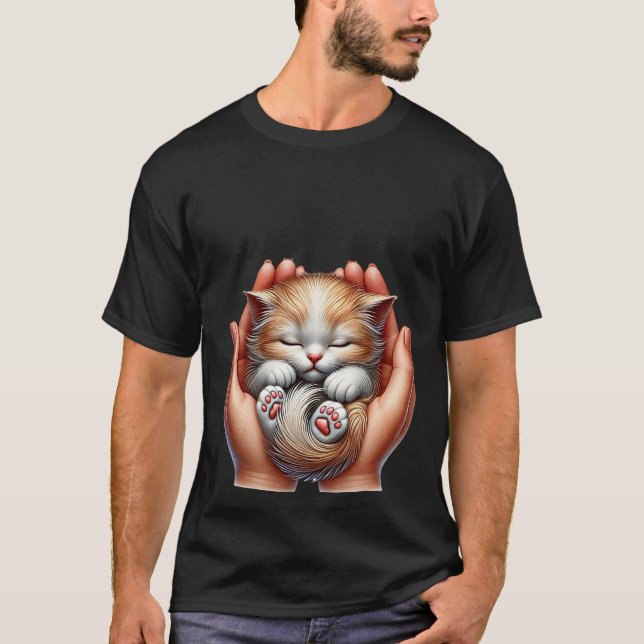 Sleeping Kitten Cradled in Hands Tiny Fluffy Cat  T-Shirt (Vorderseite)