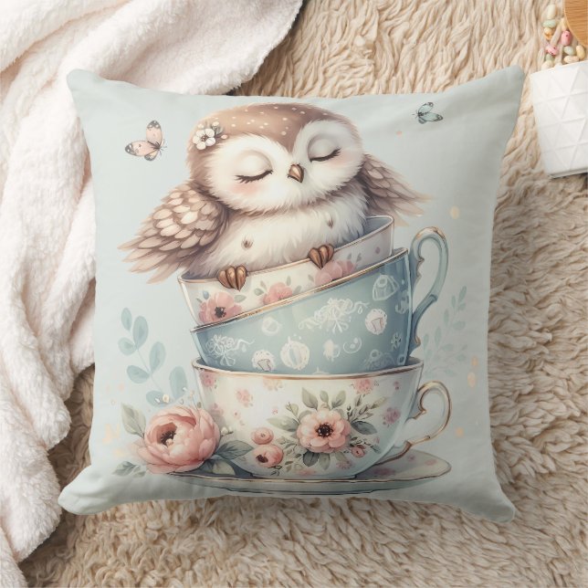 Sleeping Owl in Stacked Floral Teacups Kissen (Decke)