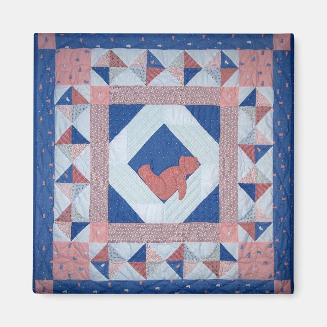 Sleepy Bear Quilt Magnet (Vorne)