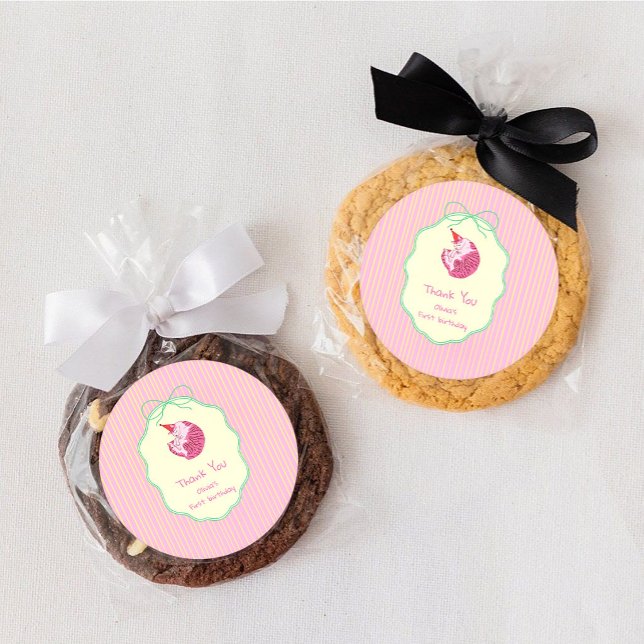 Sleepy Cat 1st Birthday Yellow Stripes Runder Aufkleber (Von Creator hochgeladen)