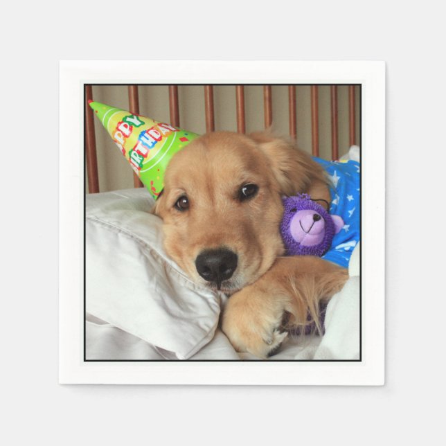 Sleepy Golden Retriever in Pajamas Geburtstag Serviette (Vorderseite)