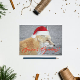 Sleepy Red Fox Tragen Red Weihnachtsmannmütze Feiertagspostkarte