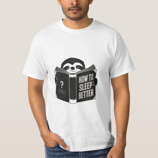 Sleepy Sloth Reading a Self-Help Book T-Shirt (Vorderseite)