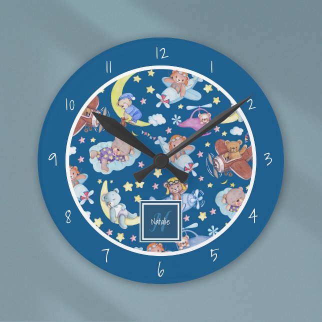 Sleepy Teddy Bars träumen von fliegenden Flugzeuge Runde Wanduhr (Von Creator hochgeladen)