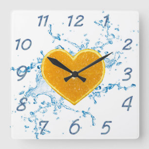 Slice of Heart-Shaped Orange Quadratische Wanduhr