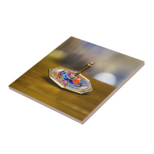 SlipperyJoe Chanukka-Dreidel-Geschenk achteckiger  Fliese