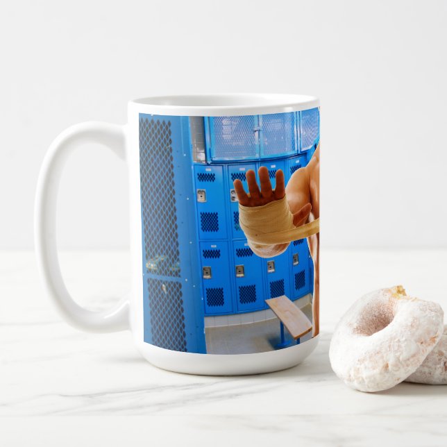 SlipperyJoe Musculus man abs locker Raum gekachelt Kaffeetasse (Mit Donut)