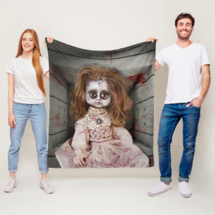 SlipperyJoe's antike gruselige Porzellanpuppe krie Fleecedecke