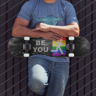 SlipperyJoe's Be You Backsteinwall Strichmännchen  Skateboard